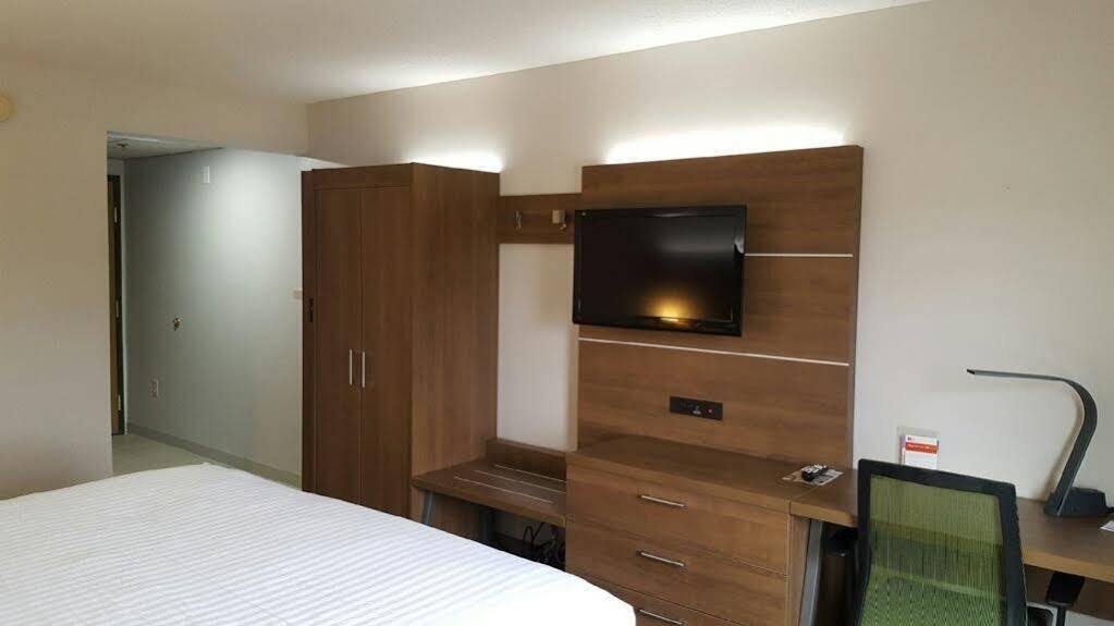 Holiday Inn Express Mount Pleasant- Scottdale By Ihg Exterior foto